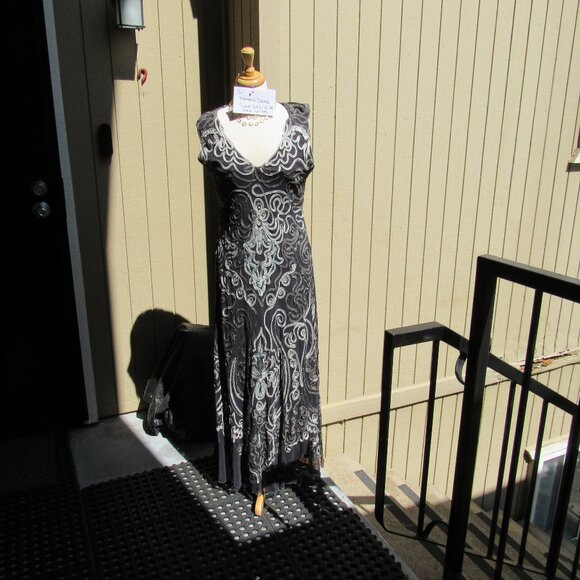 #44  NEW WOMEN'S LACE EVENING DRESS BY PHASE EIGHT (SIZE 12US / 16UK) - Picture 1 of 3